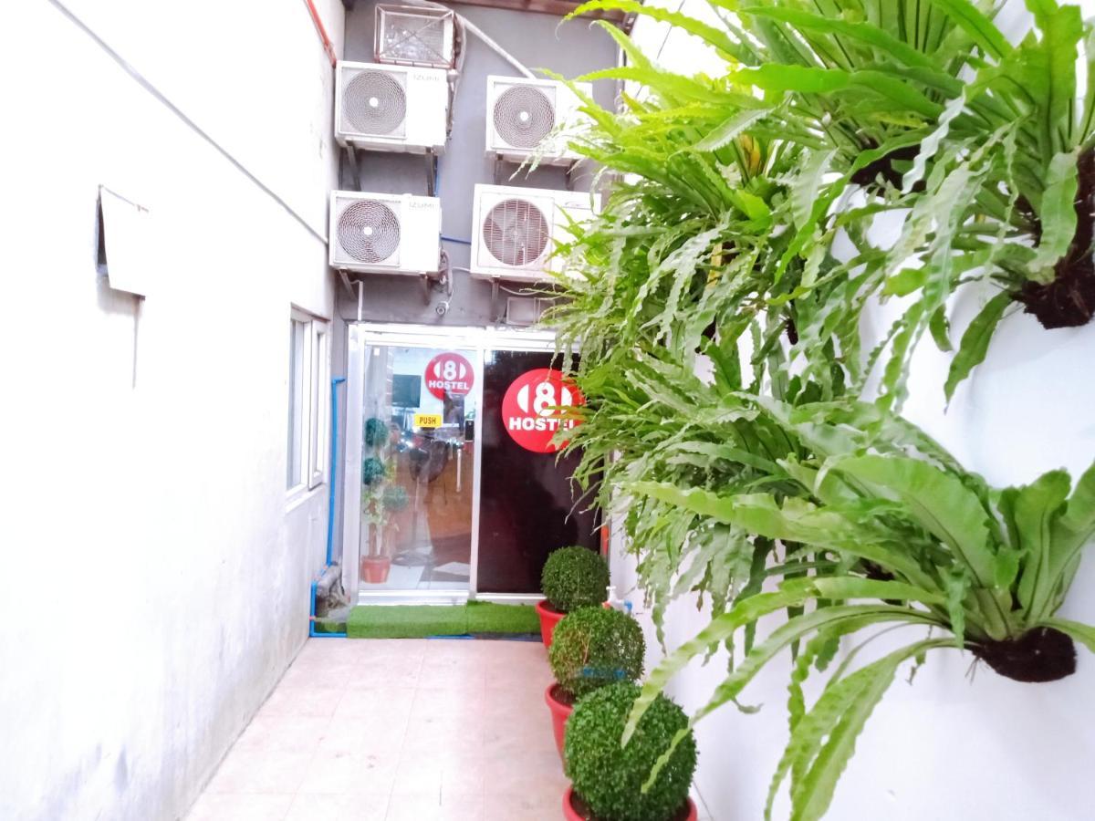 8Hostel Manila Exteriör bild