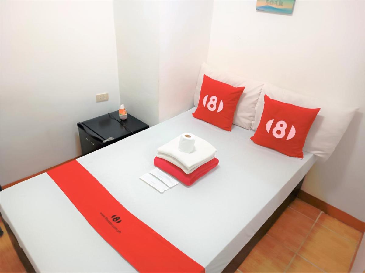 8Hostel Manila Exteriör bild